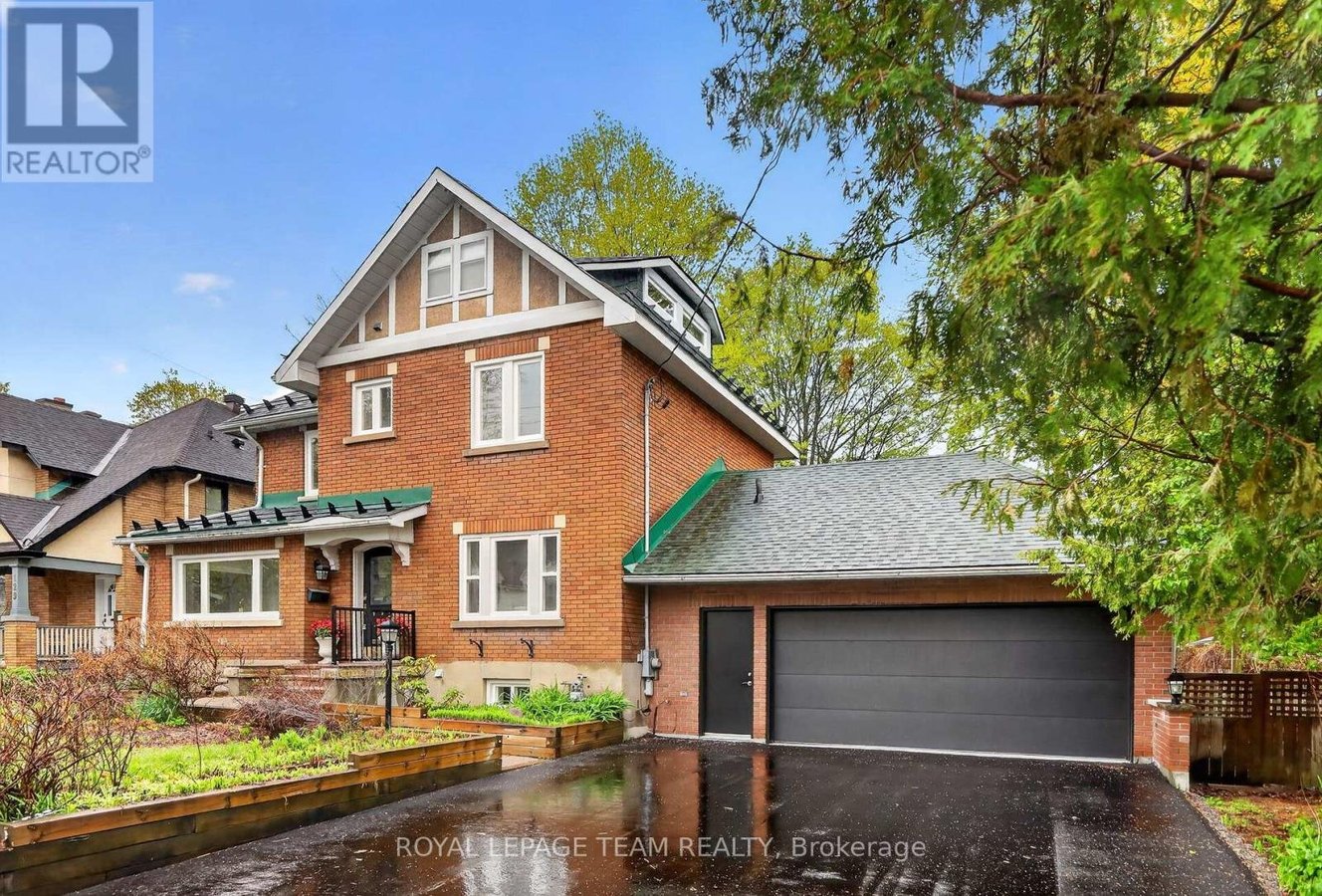 131 ACACIA AVENUE - Photo 1