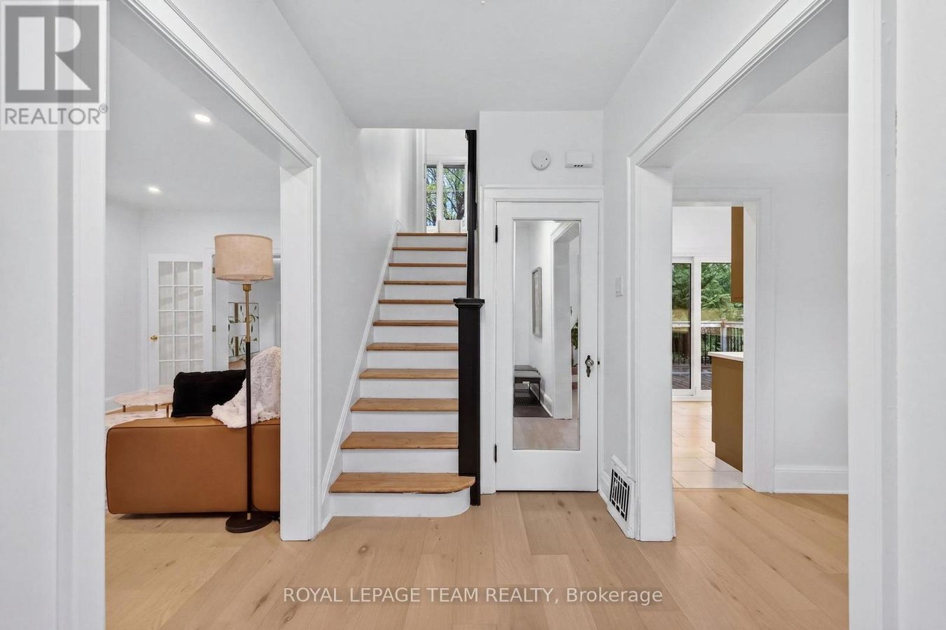 131 ACACIA AVENUE - Photo 3