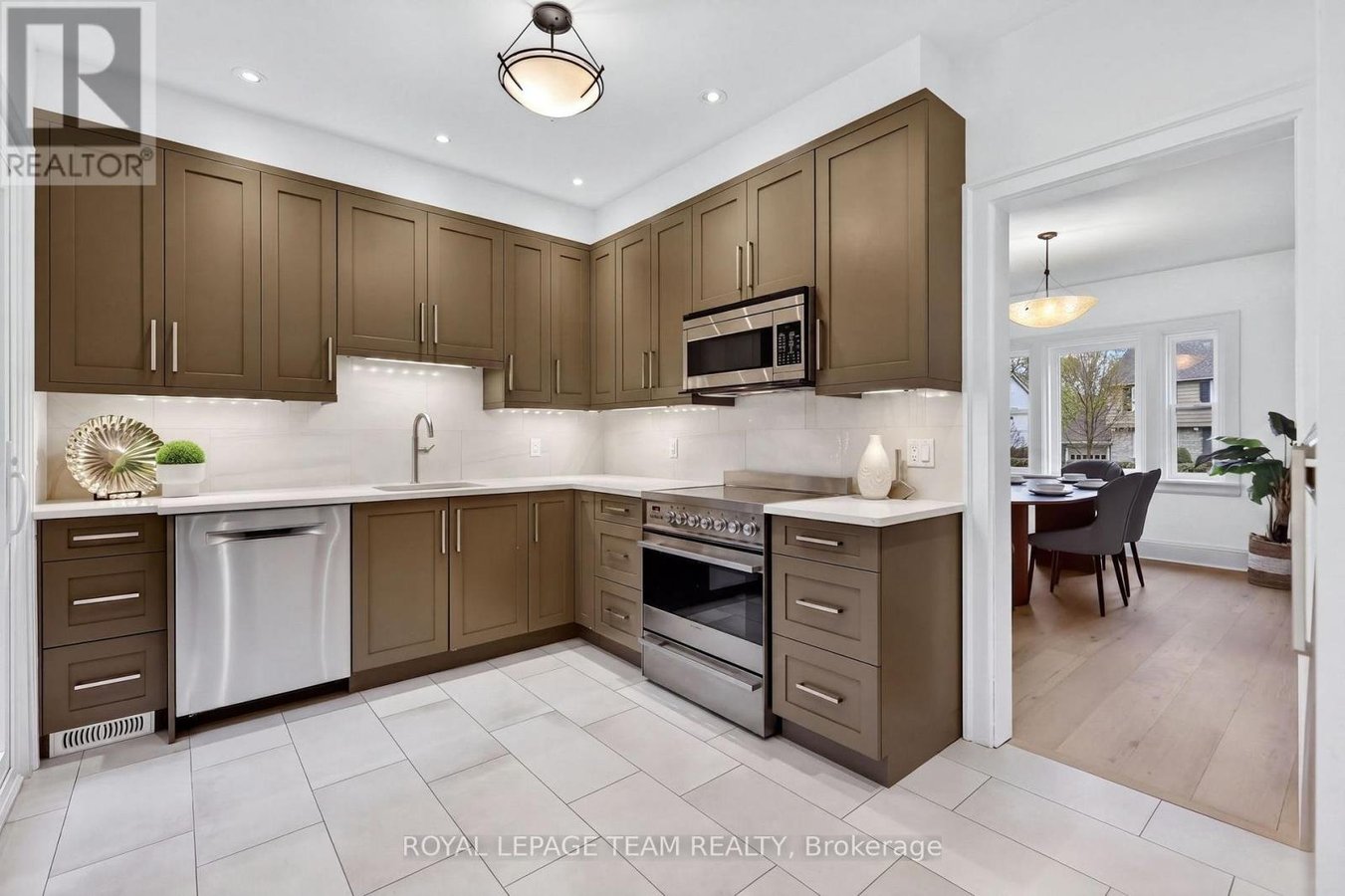 131 ACACIA AVENUE - Photo 12
