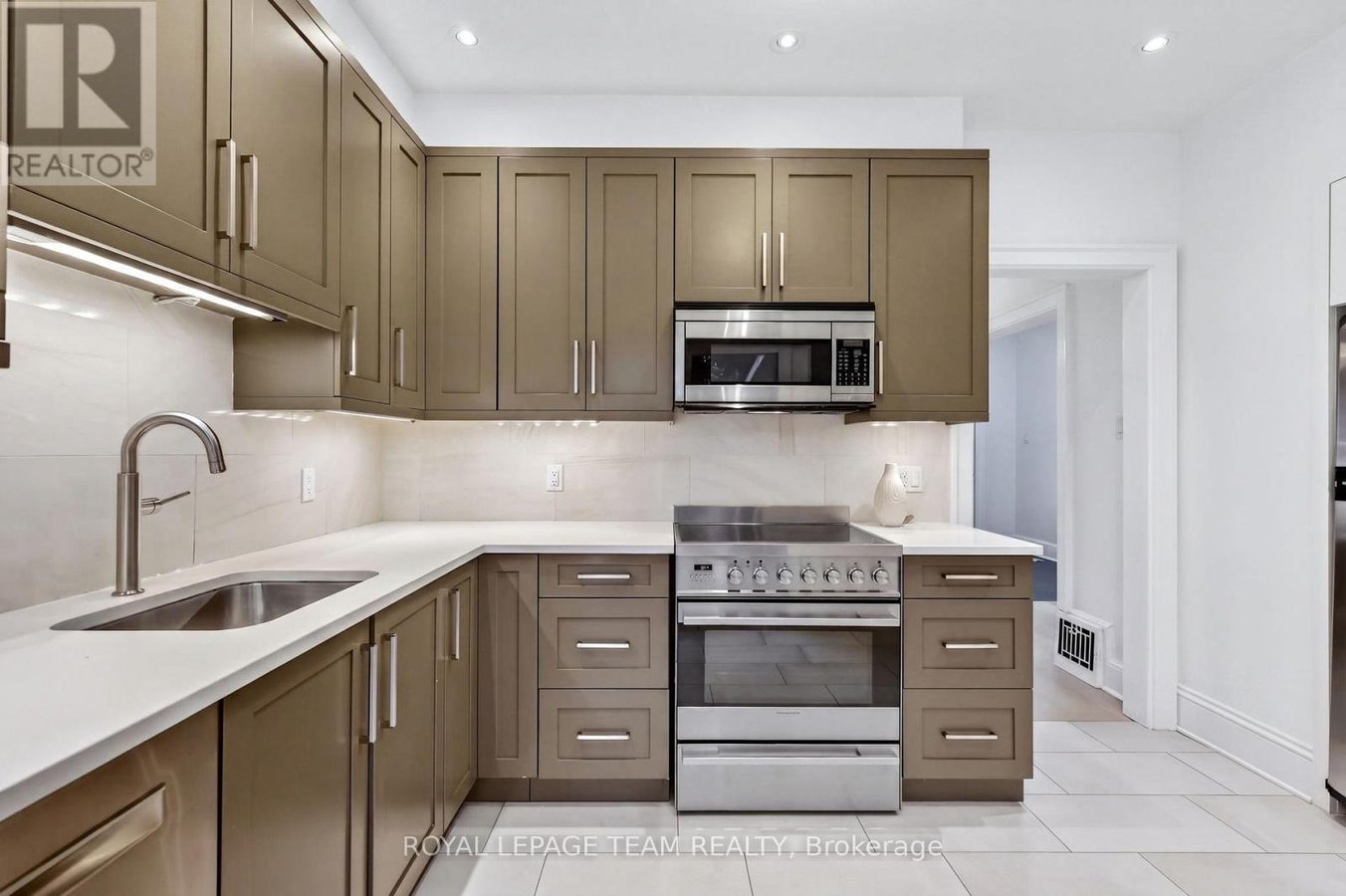 131 ACACIA AVENUE - Photo 15