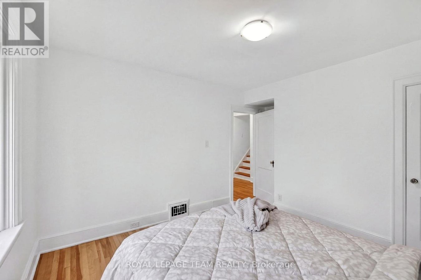 131 ACACIA AVENUE - Photo 24
