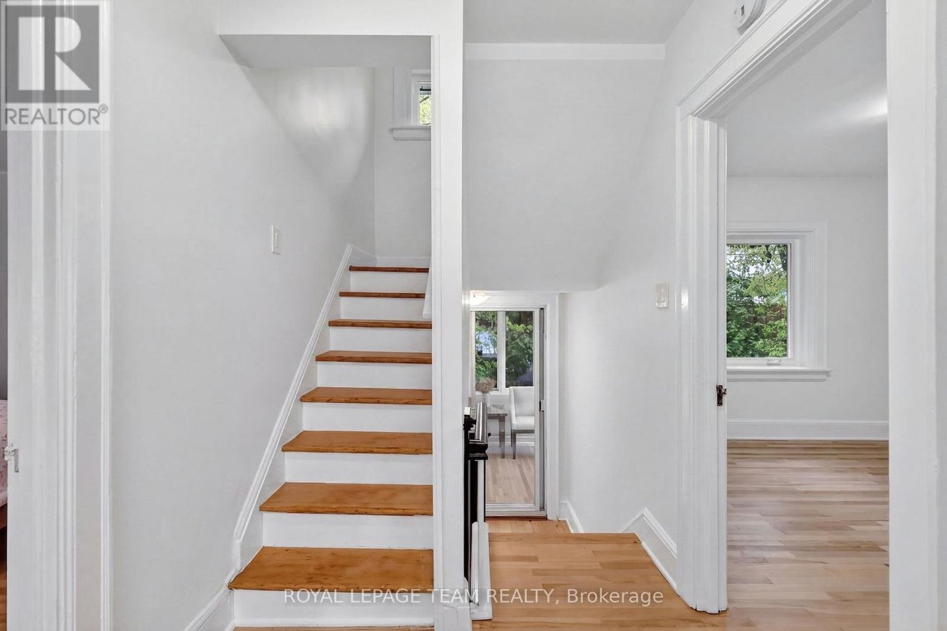 131 ACACIA AVENUE - Photo 27