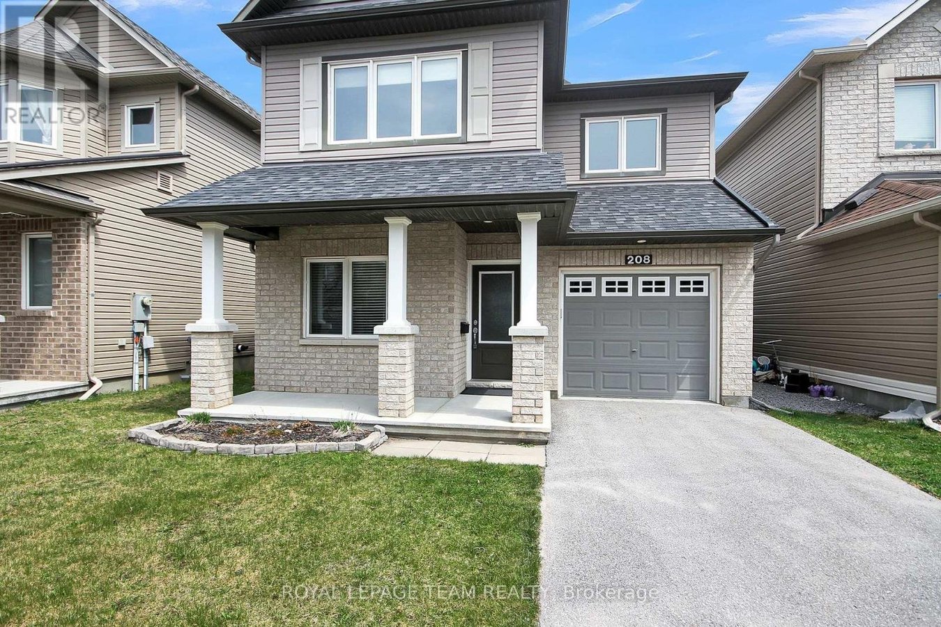 208 MISSION TRAIL CRESCENT - Photo 2