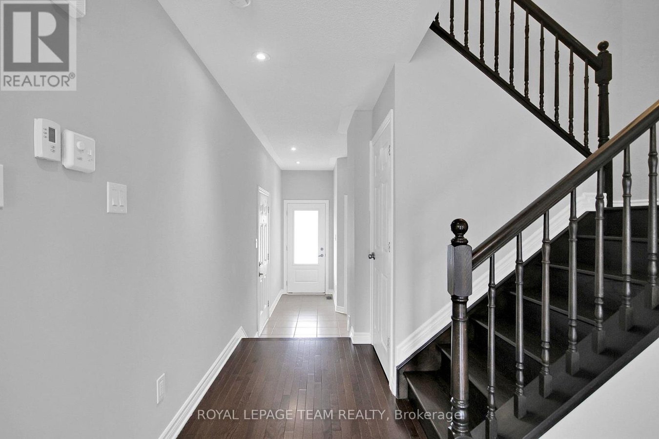 208 MISSION TRAIL CRESCENT - Photo 4