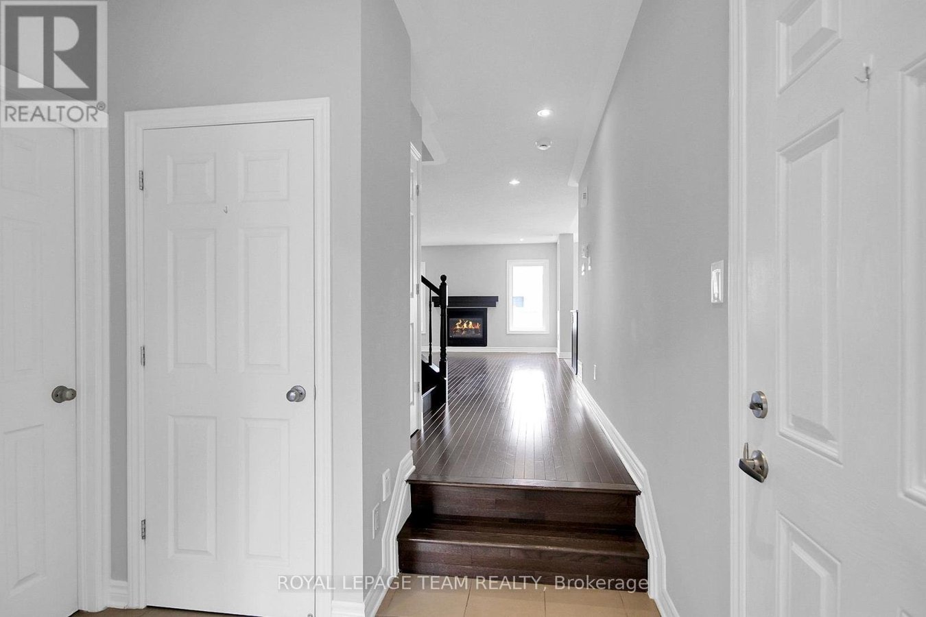 208 MISSION TRAIL CRESCENT - Photo 5