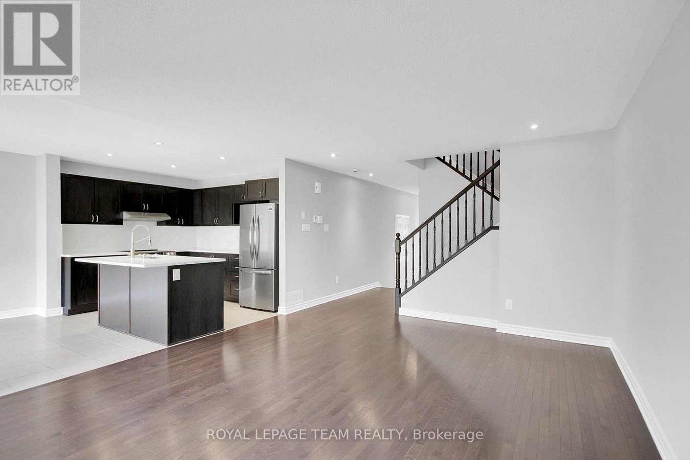 208 MISSION TRAIL CRESCENT - Photo 9
