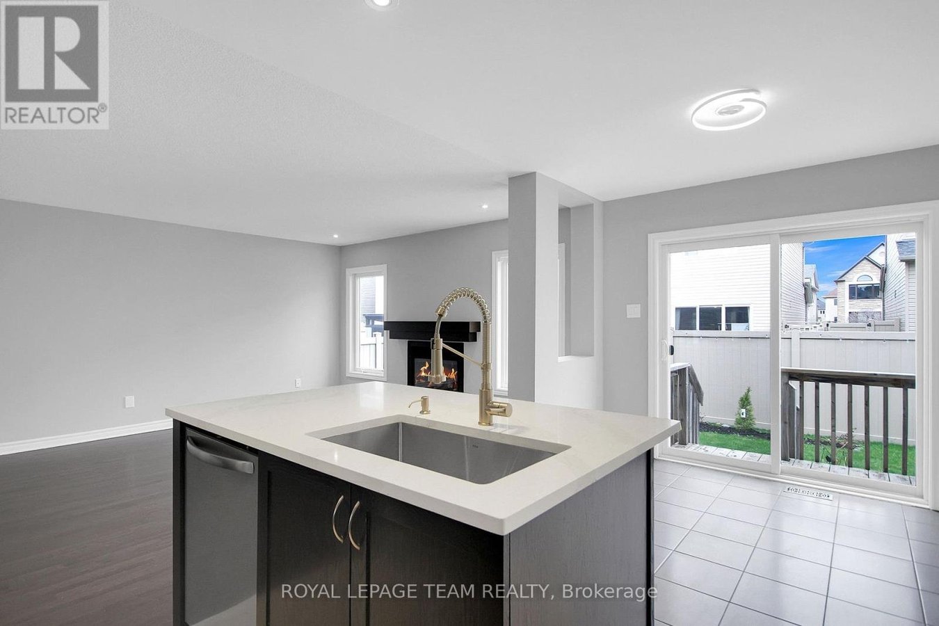 208 MISSION TRAIL CRESCENT - Photo 17