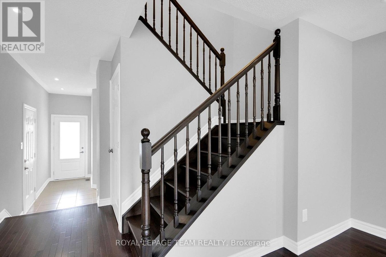 208 MISSION TRAIL CRESCENT - Photo 21