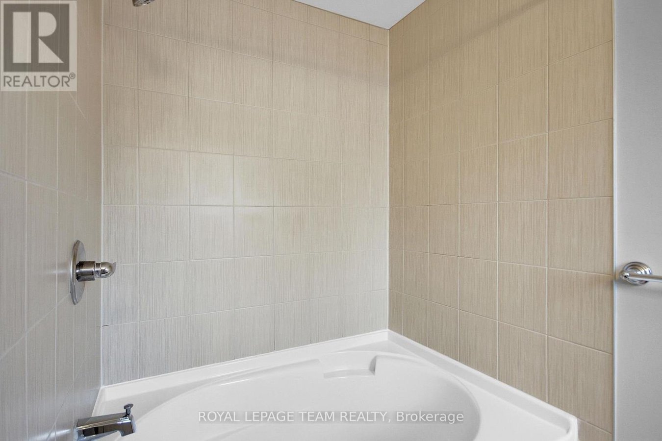208 MISSION TRAIL CRESCENT - Photo 27