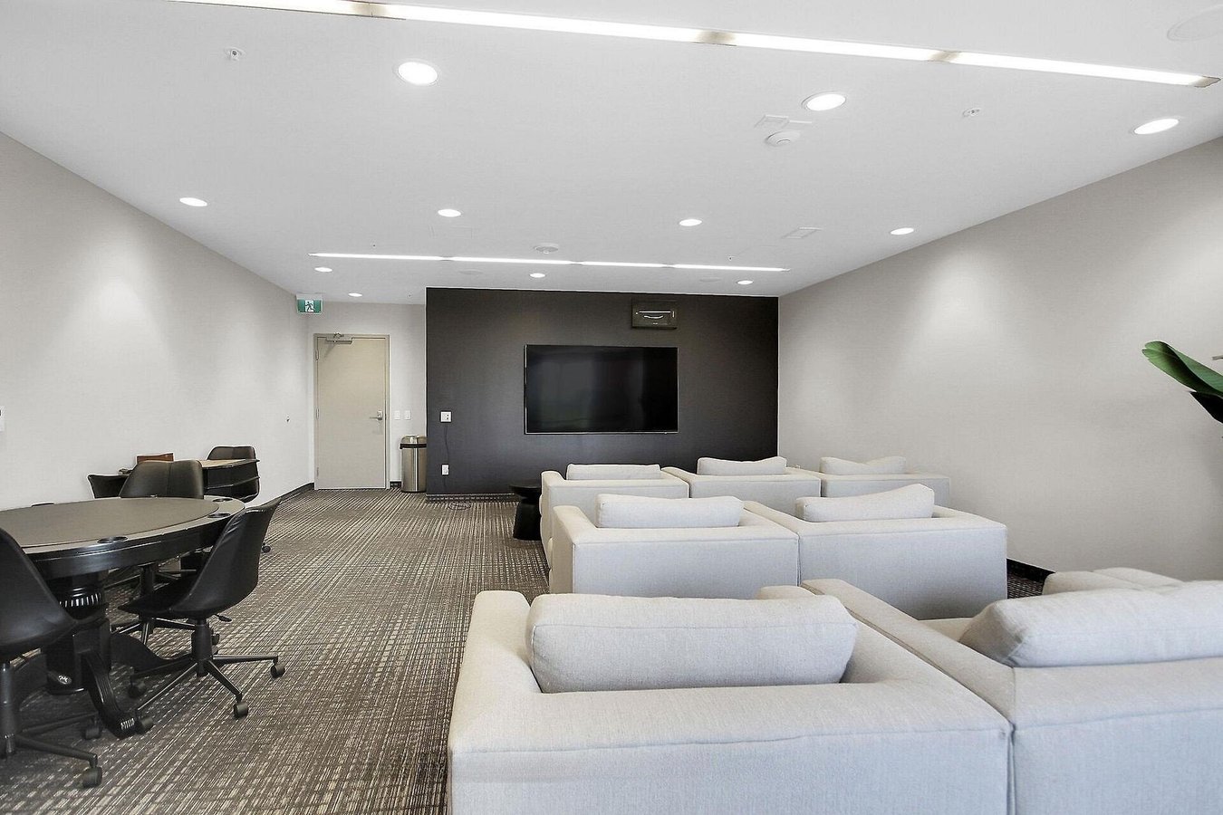 805 Carling Avenue - Photo 21