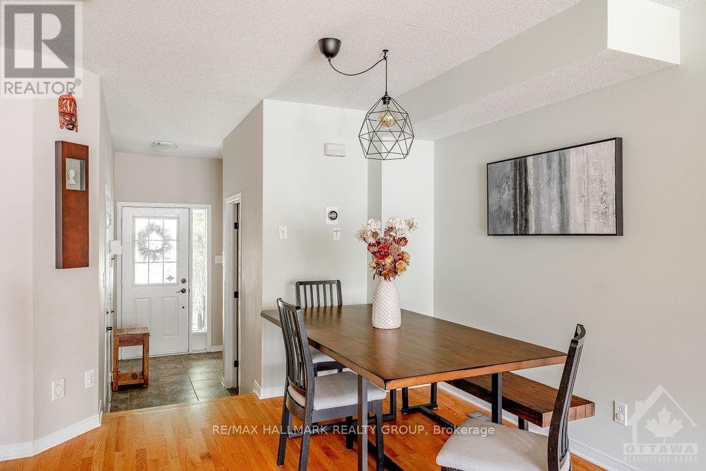 13 UPNEY DRIVE - Photo 4