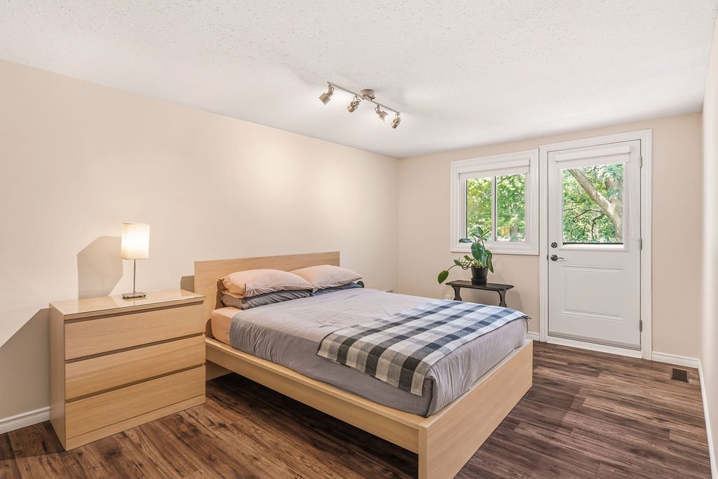 409 Montfort Street - Photo 18