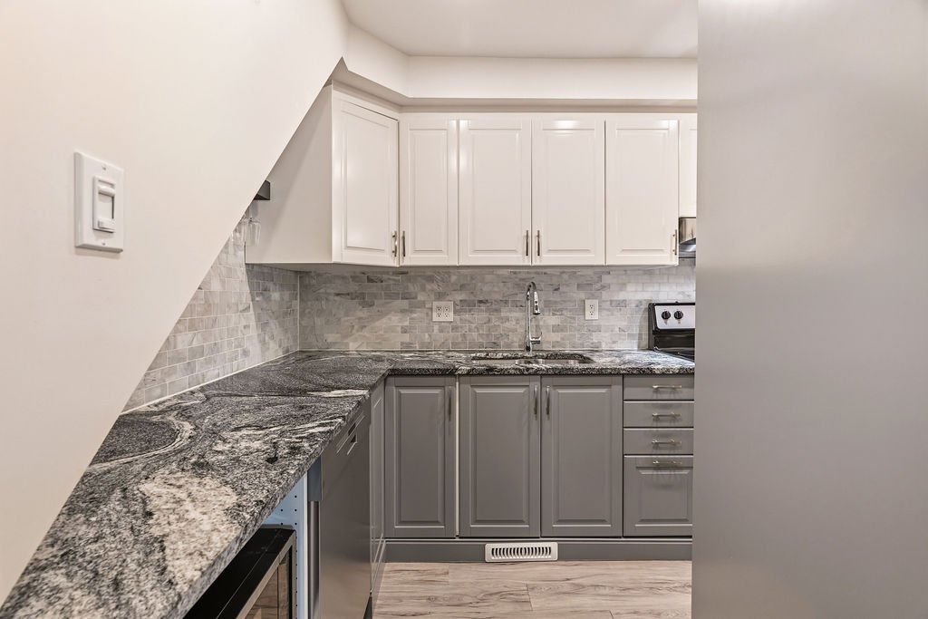409 Montfort Street - Photo 17