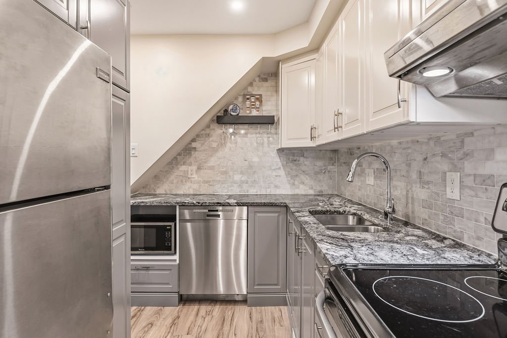 409 Montfort Street - Photo 14