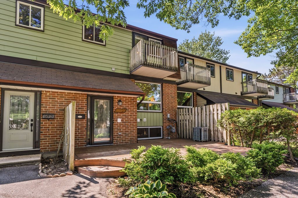 409 Montfort Street - Photo 2