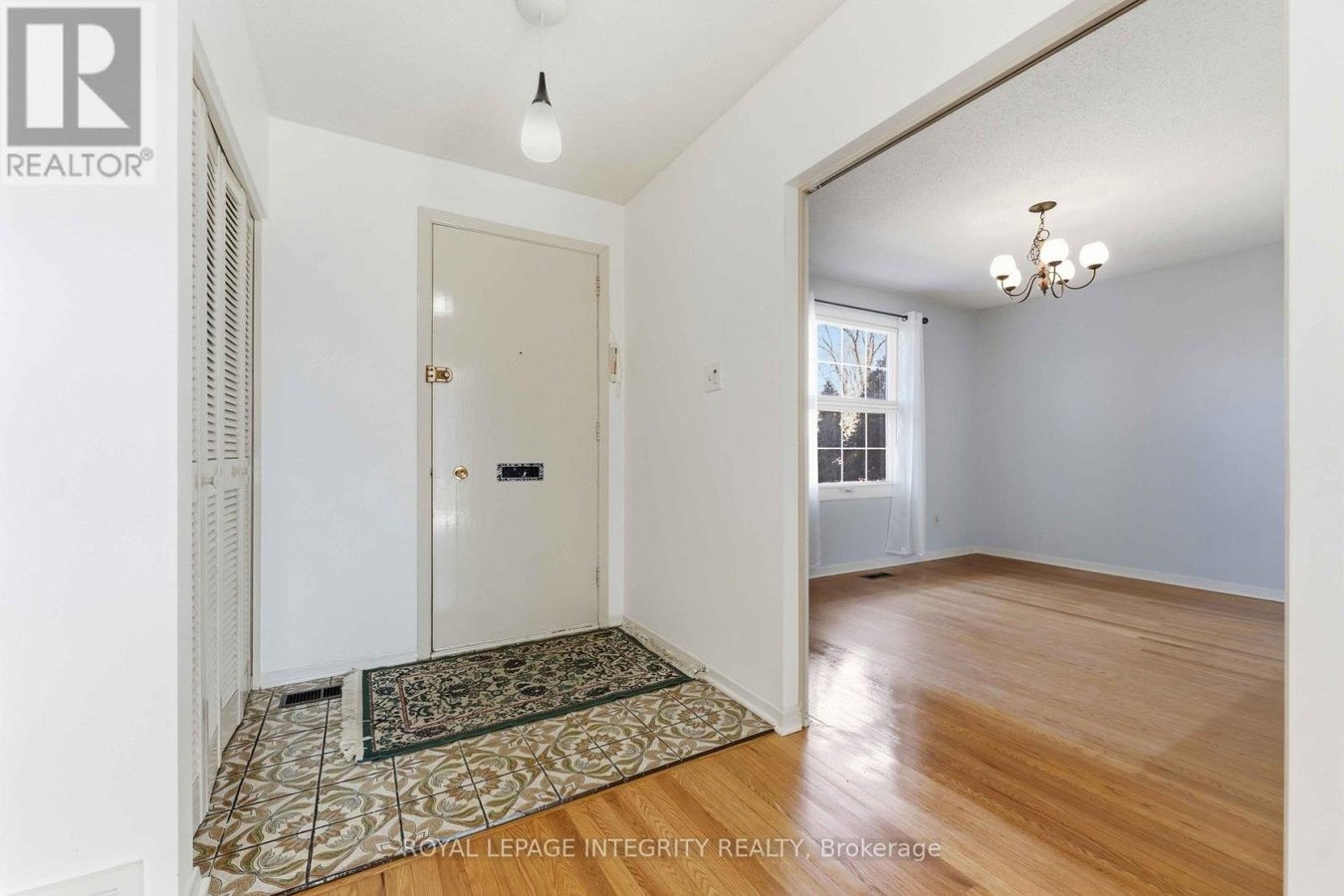 1842 PLAYFAIR DRIVE - Photo 2