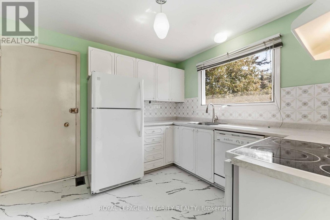 1842 PLAYFAIR DRIVE - Photo 9