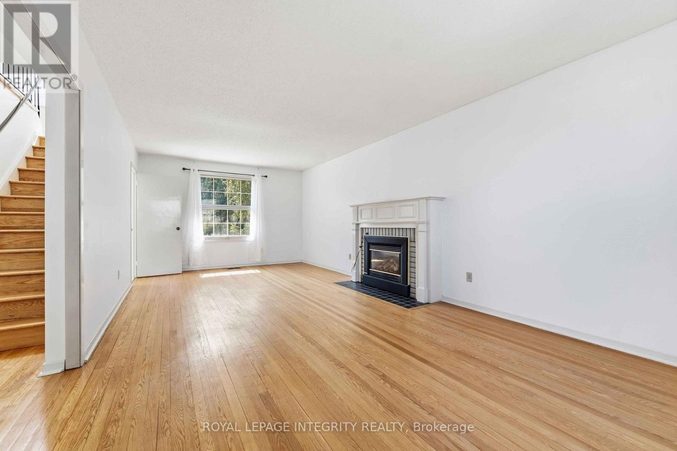 1842 PLAYFAIR DRIVE - Photo 4