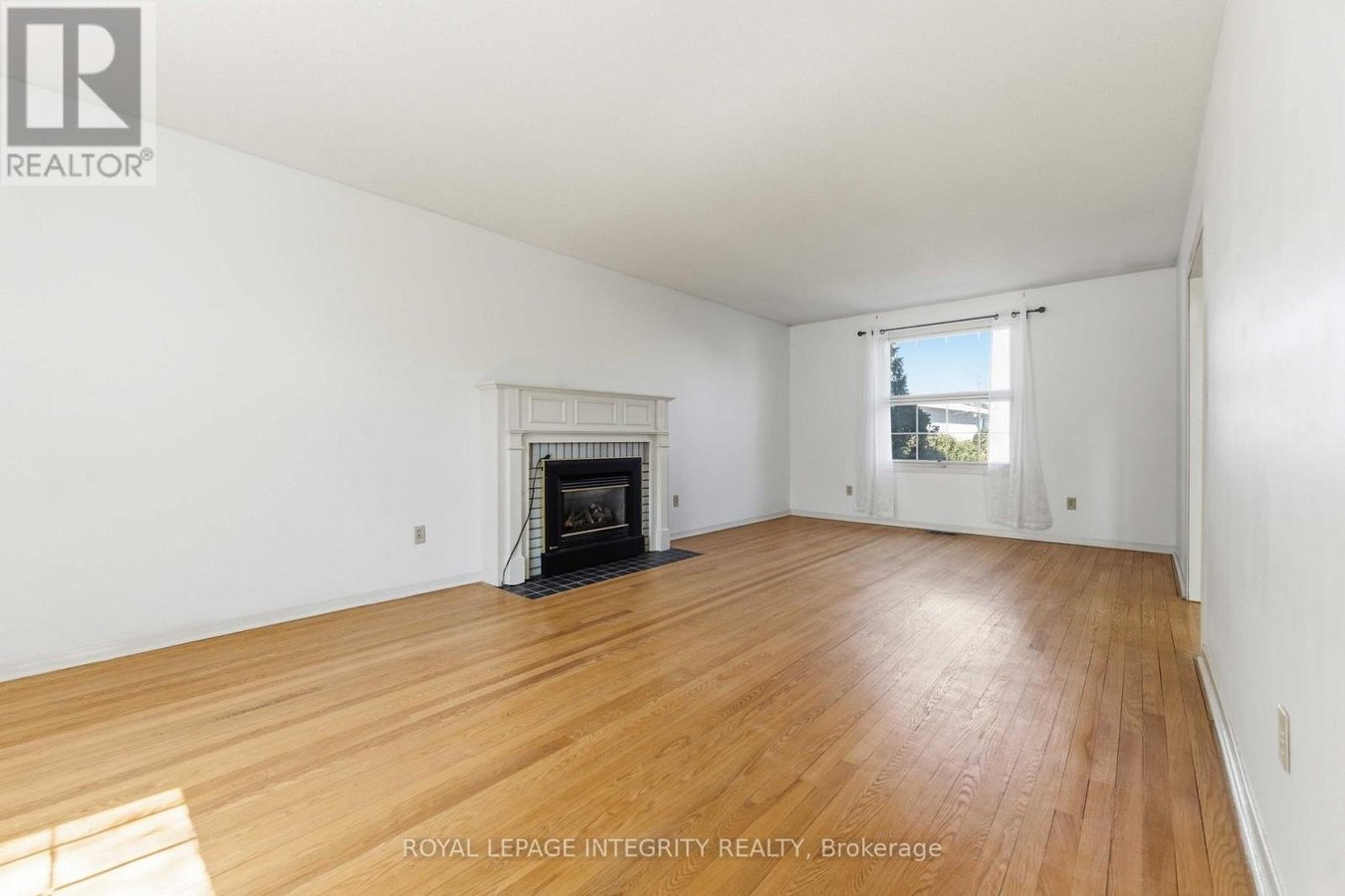 1842 PLAYFAIR DRIVE - Photo 6