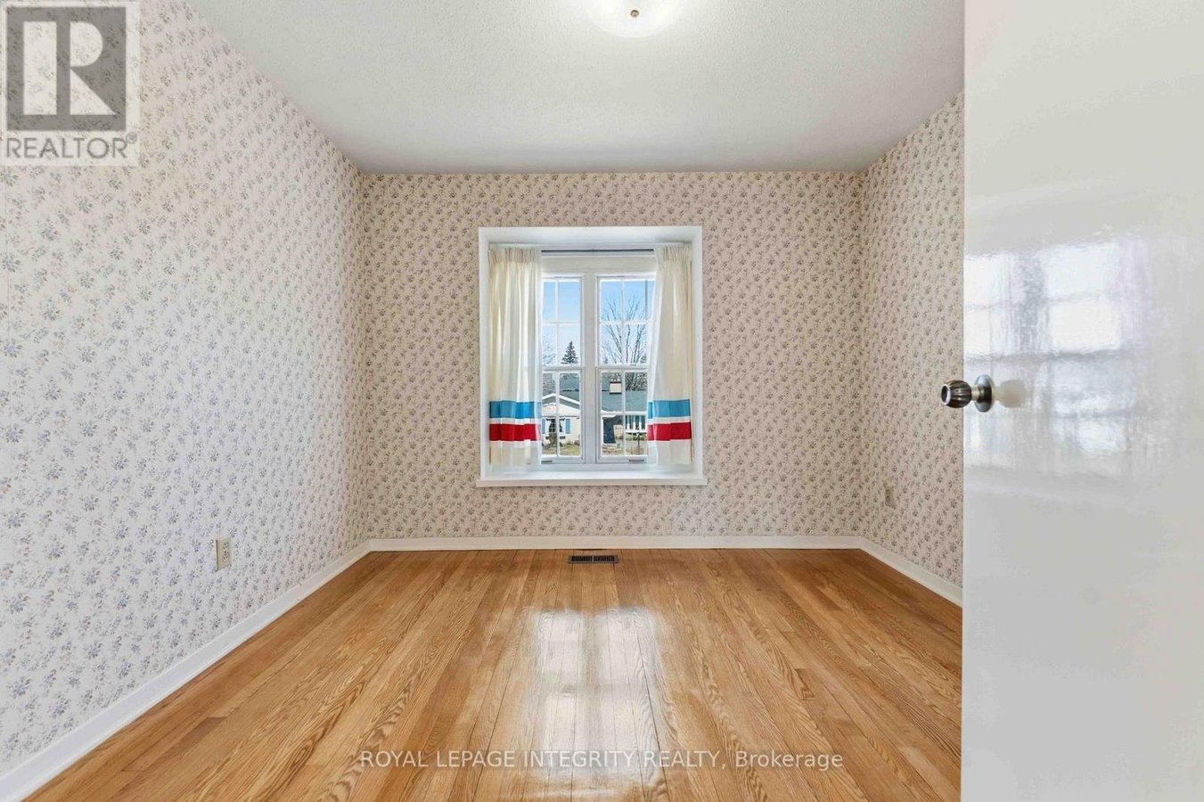 1842 PLAYFAIR DRIVE - Photo 24