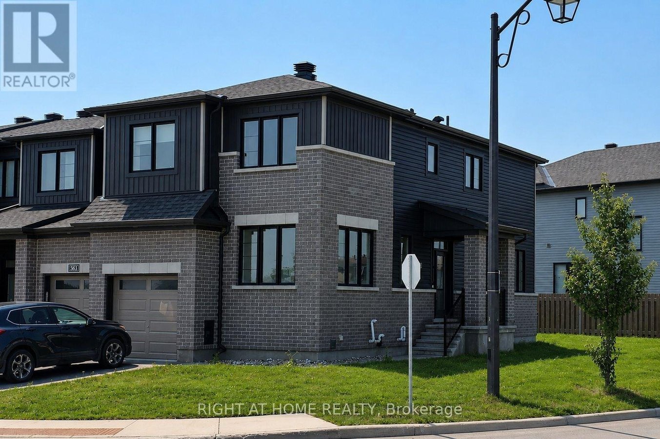 242 CALVINGTON AVENUE - Photo 1