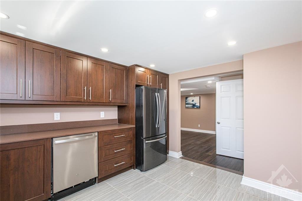 2674 Clarenda Street - Photo 3