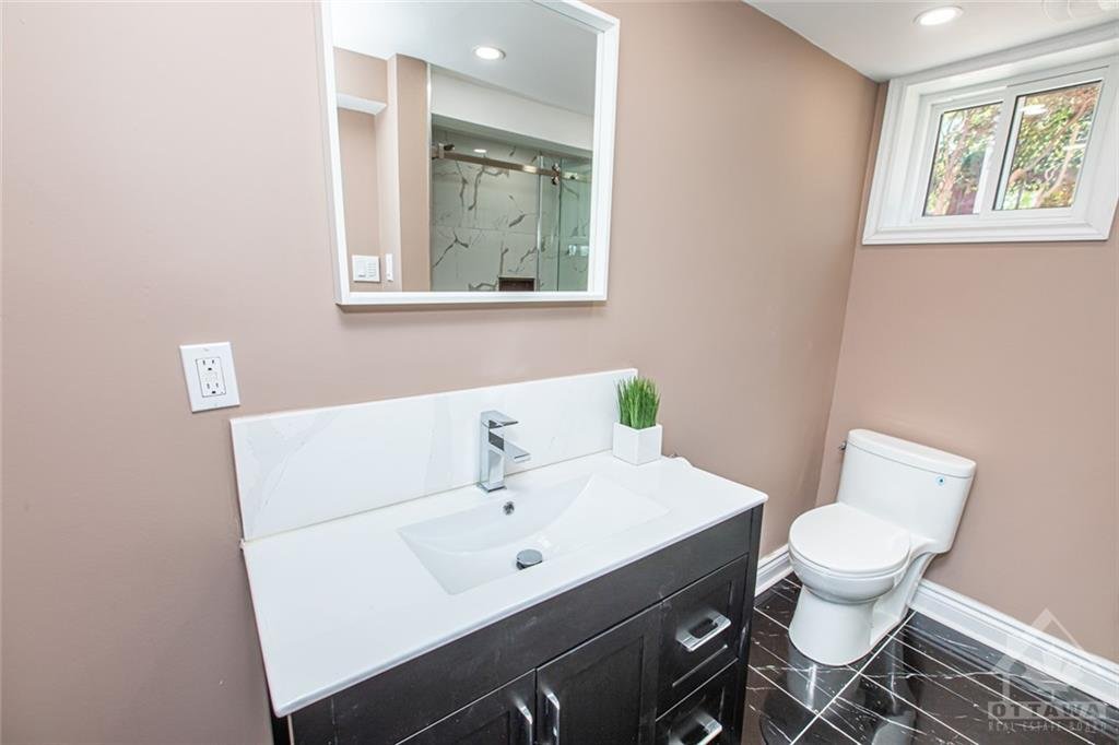 2674 Clarenda Street - Photo 9