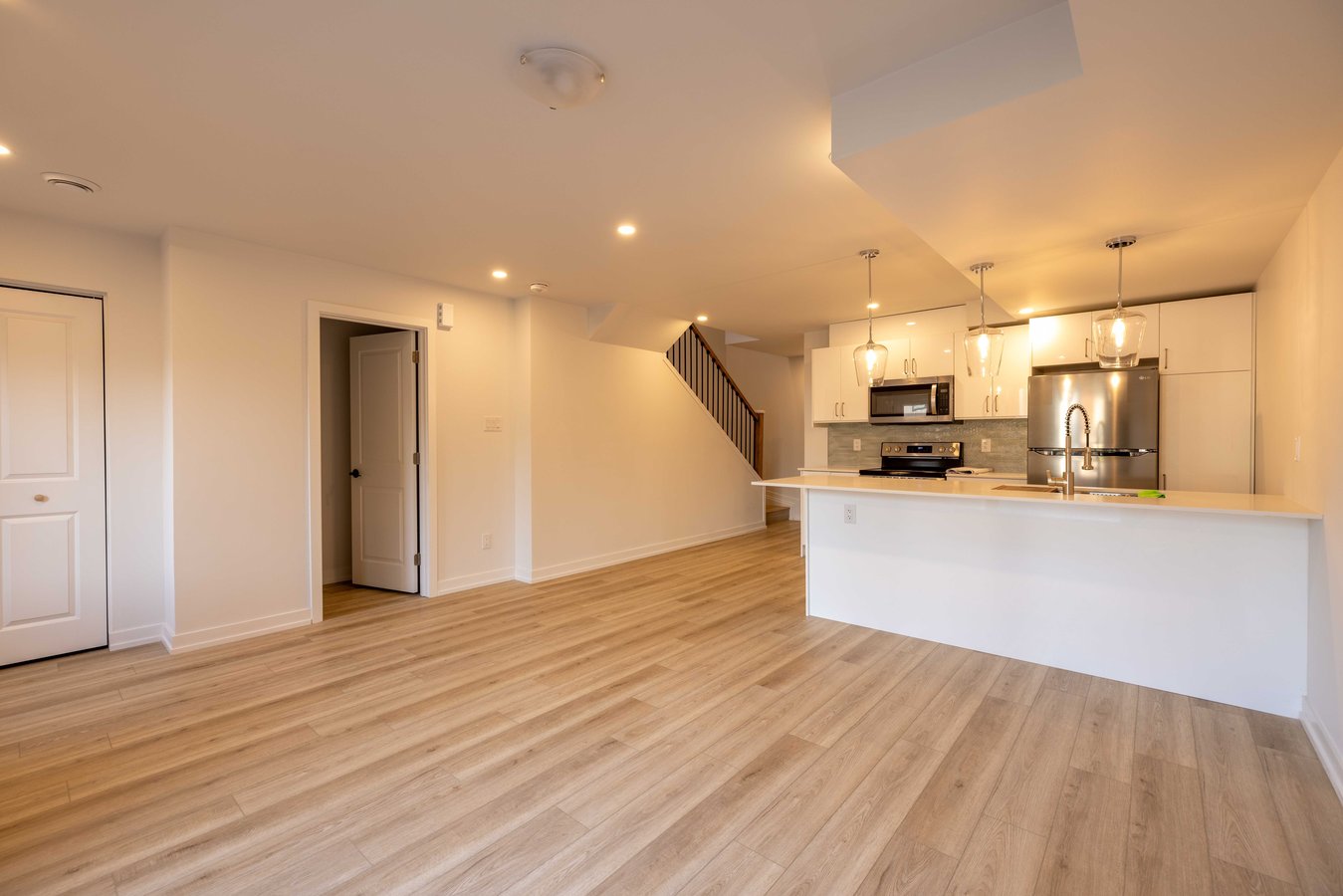 845 Dundee Avenue - Photo 1