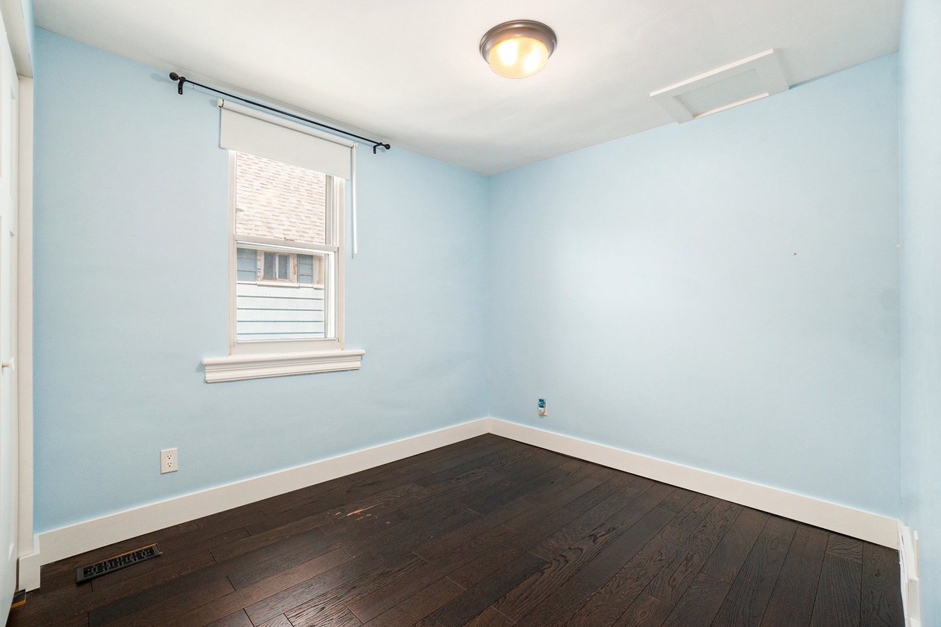 11 Champagne Avenue South - Photo 10