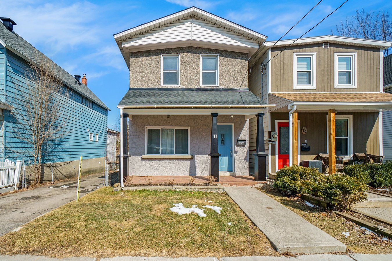 11 Champagne Avenue South - Photo 1