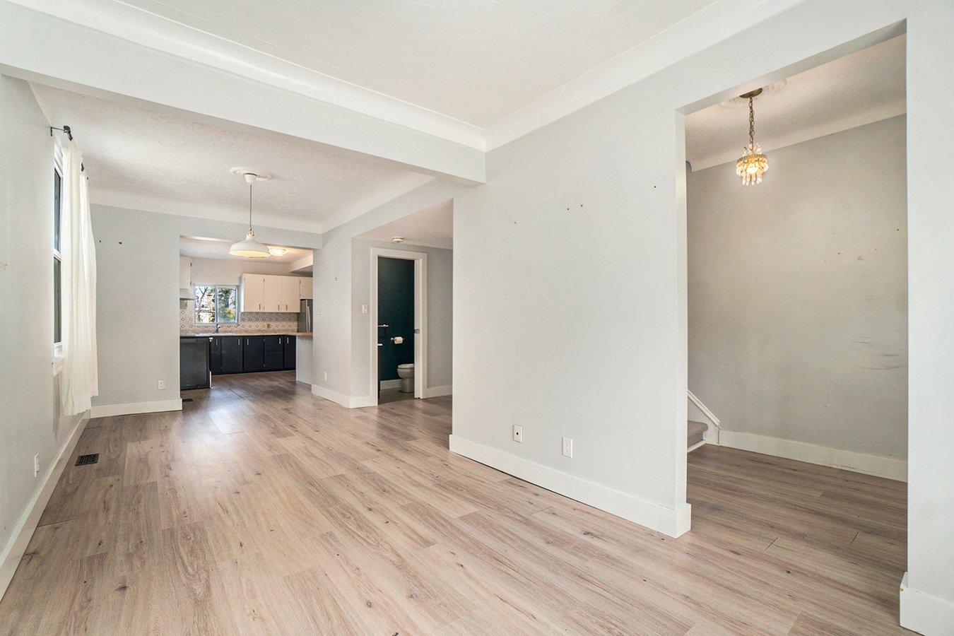 11 Champagne Avenue South - Photo 4
