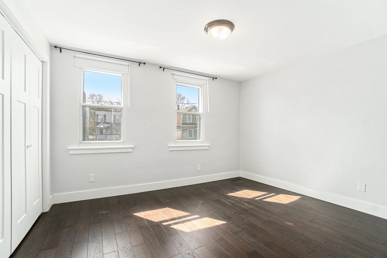 11 Champagne Avenue South - Photo 8