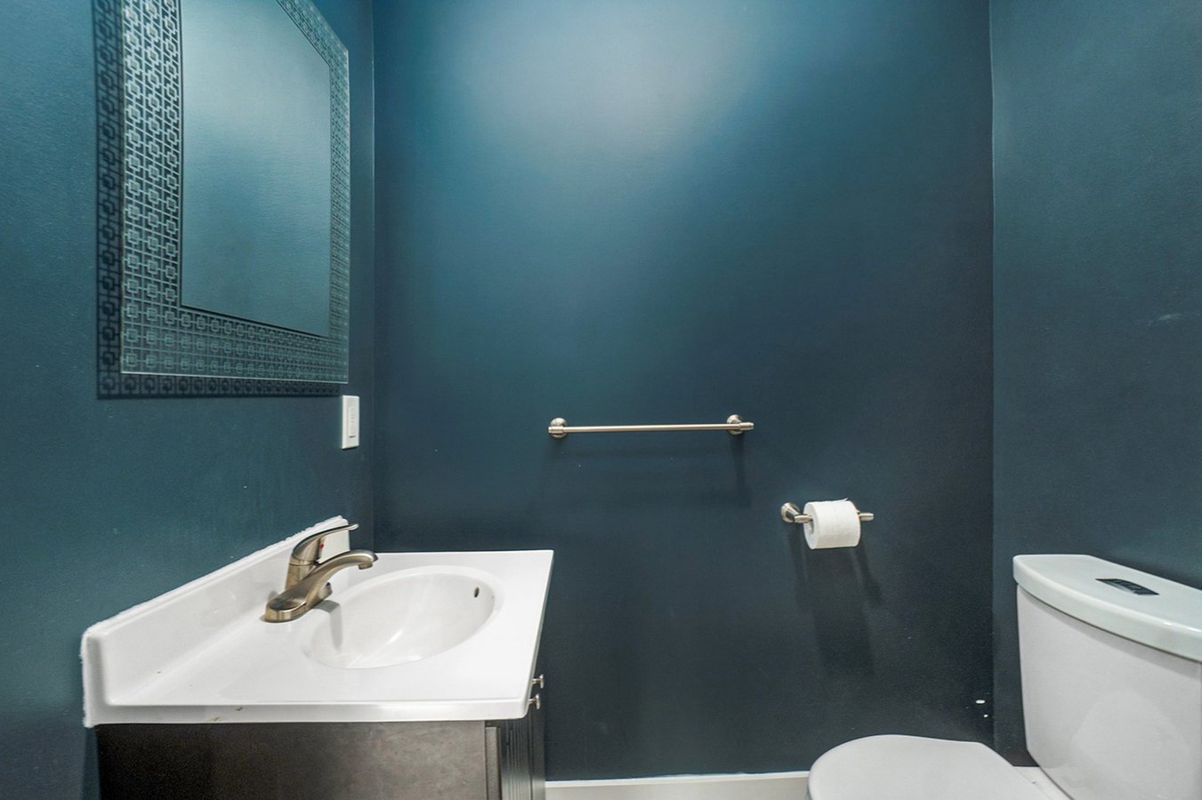 11 Champagne Avenue South - Photo 2