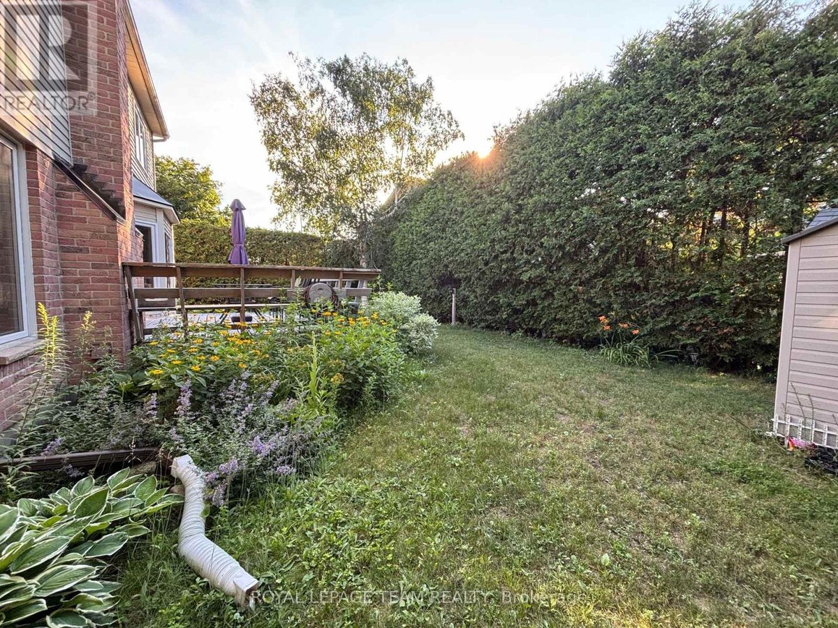 3 TOWER HILL CRESCENT - Photo 6