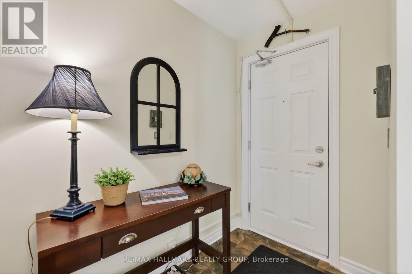 3 - 585 STONEFIELD PRIVATE - Photo 3
