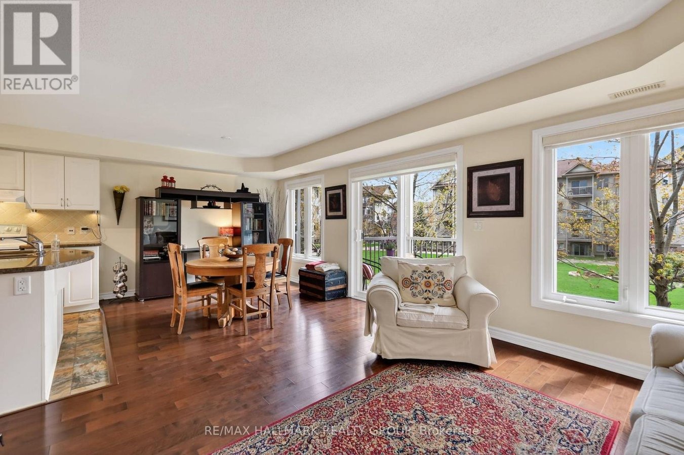 3 - 585 STONEFIELD PRIVATE - Photo 14