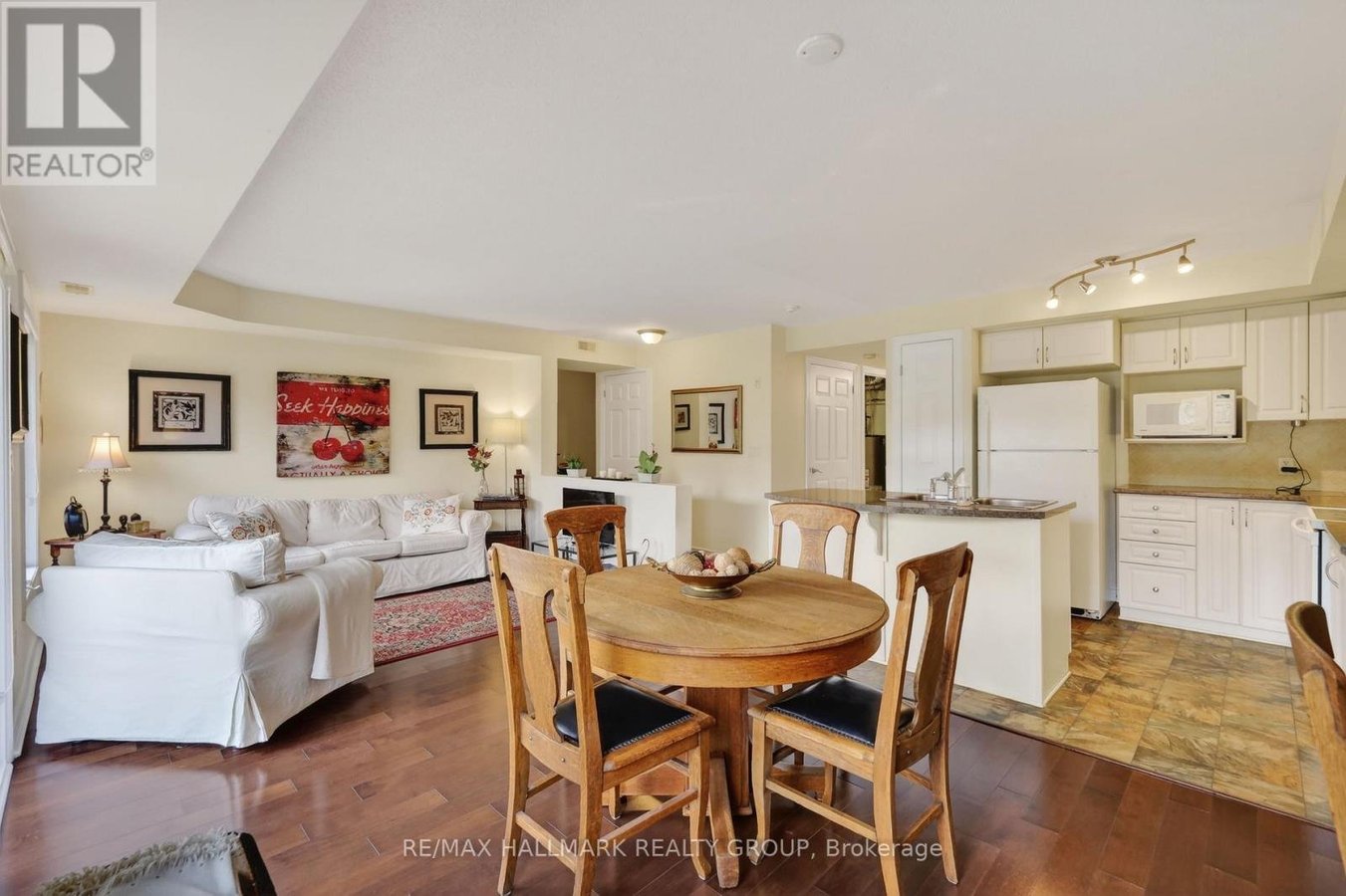 3 - 585 STONEFIELD PRIVATE - Photo 20