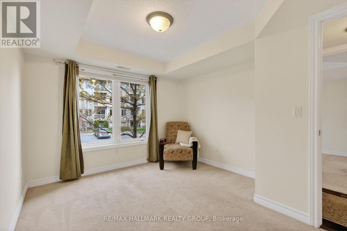 3 - 585 STONEFIELD PRIVATE - Photo 22