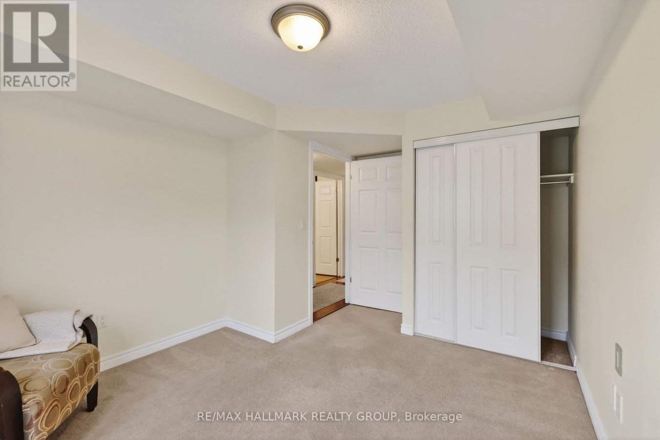3 - 585 STONEFIELD PRIVATE - Photo 23