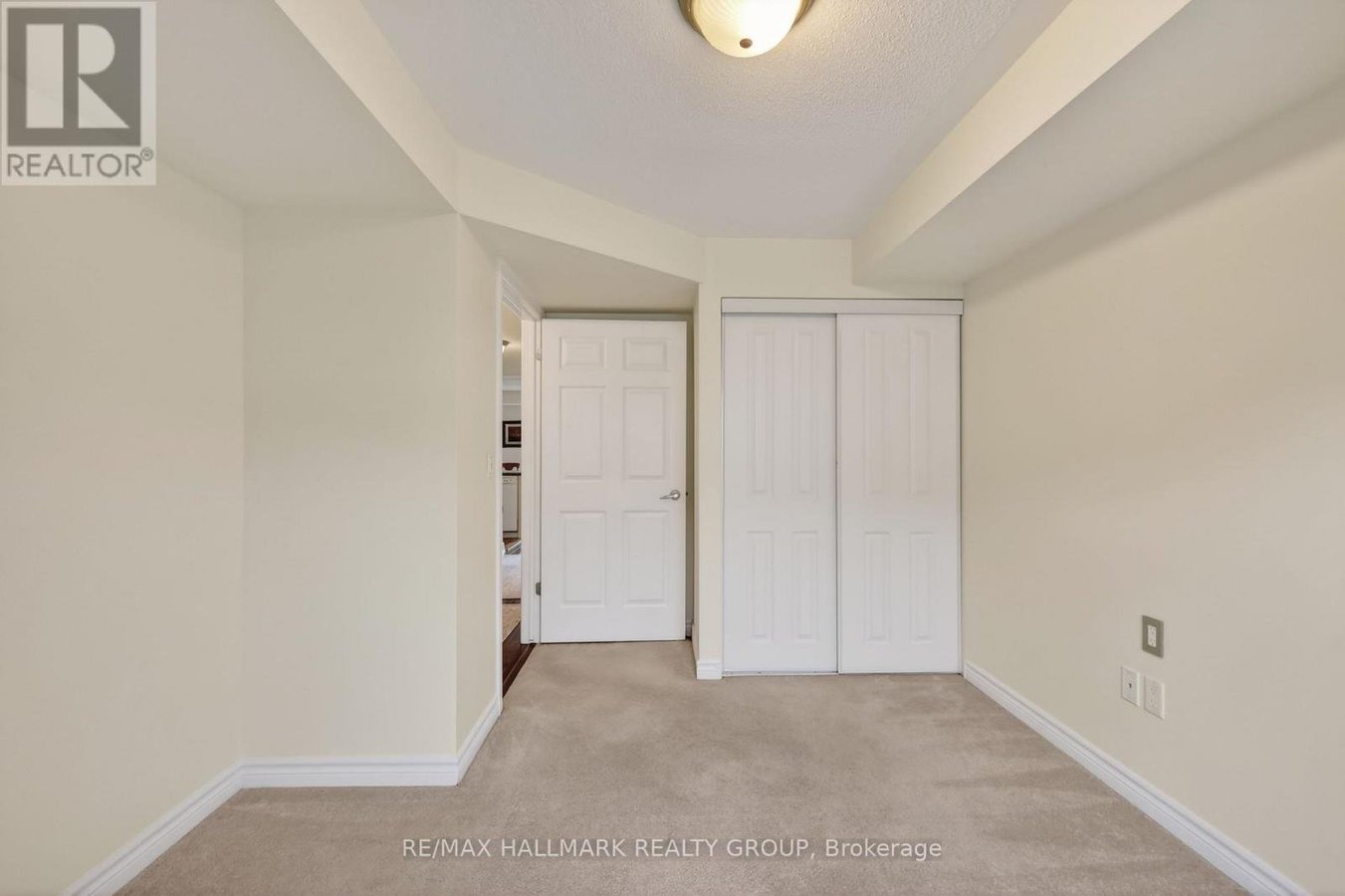 3 - 585 STONEFIELD PRIVATE - Photo 24