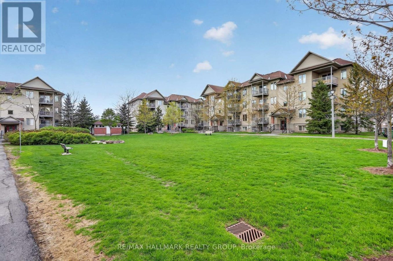 3 - 585 STONEFIELD PRIVATE - Photo 37