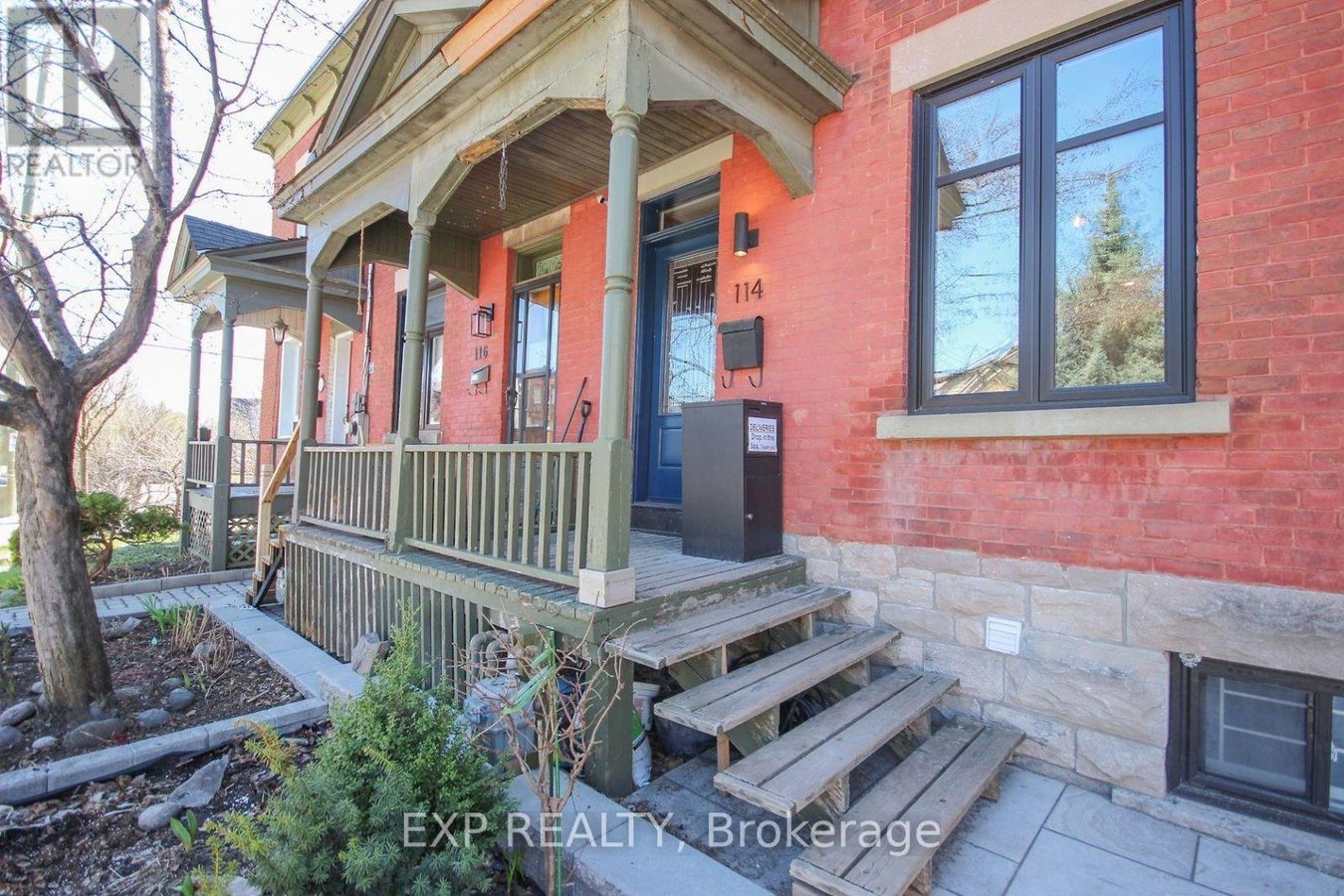 114 SWEETLAND AVENUE - Photo 2