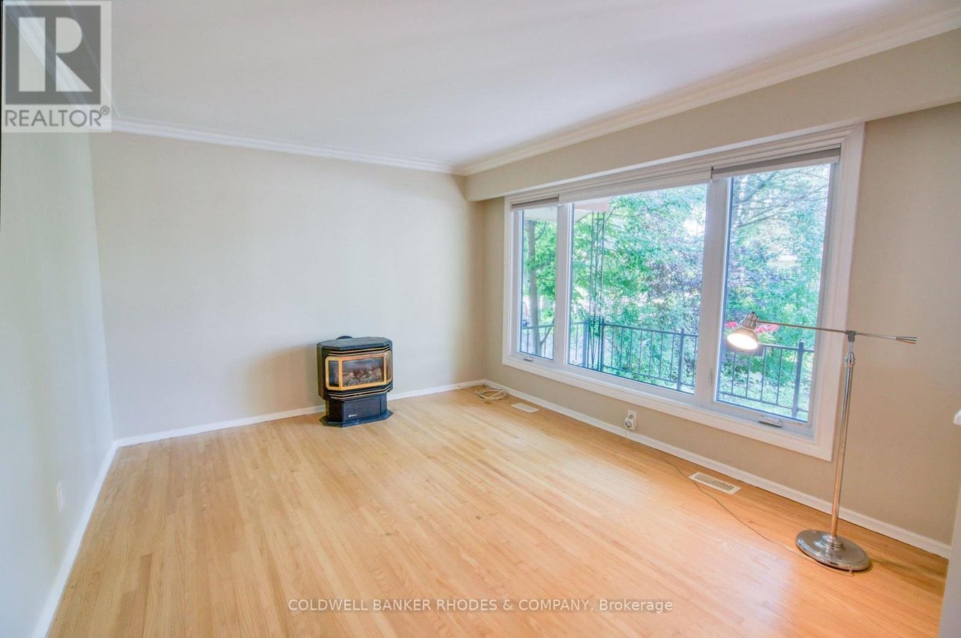 781 DICKENS AVENUE - Photo 2