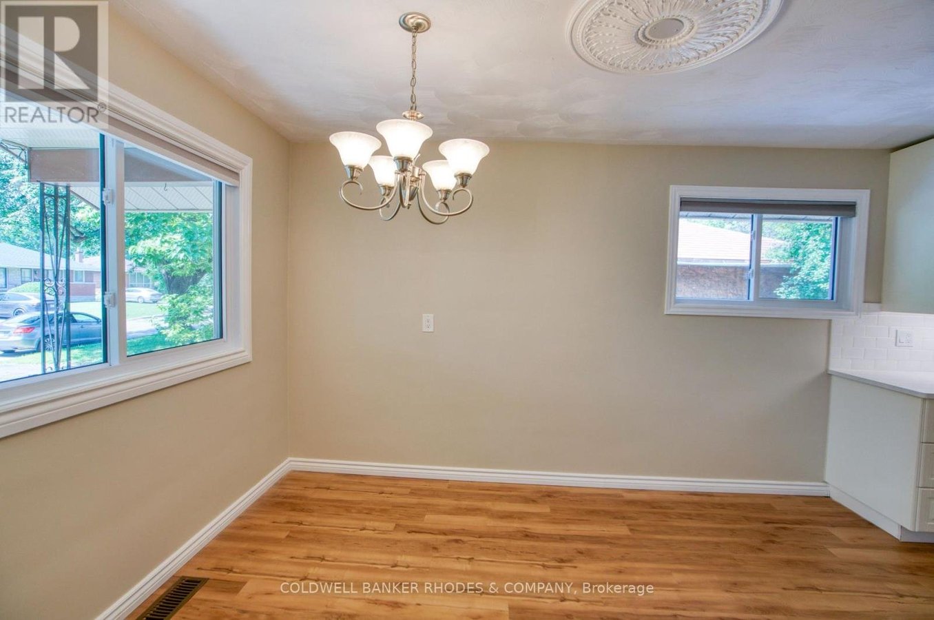 781 DICKENS AVENUE - Photo 7