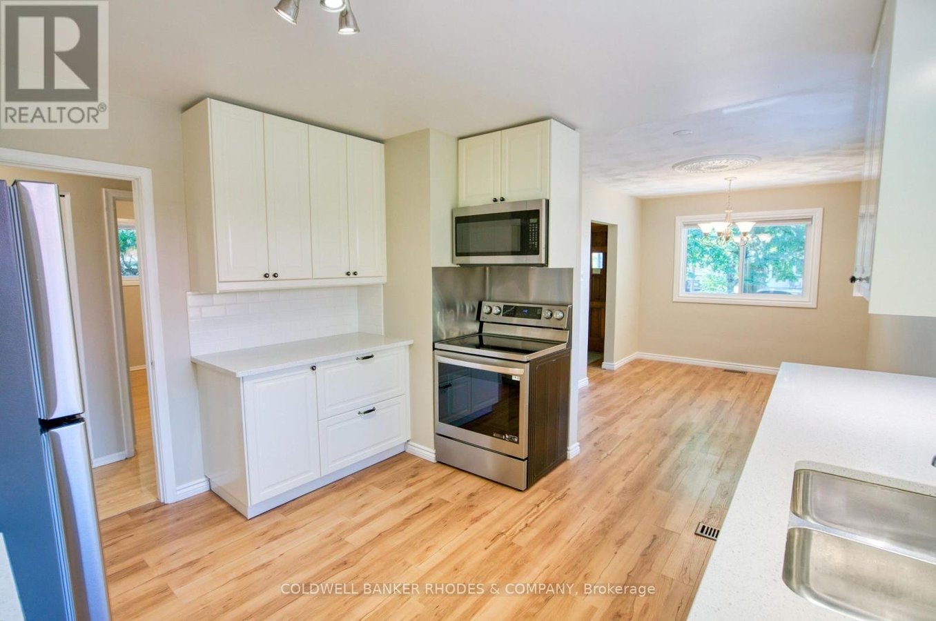 781 DICKENS AVENUE - Photo 8