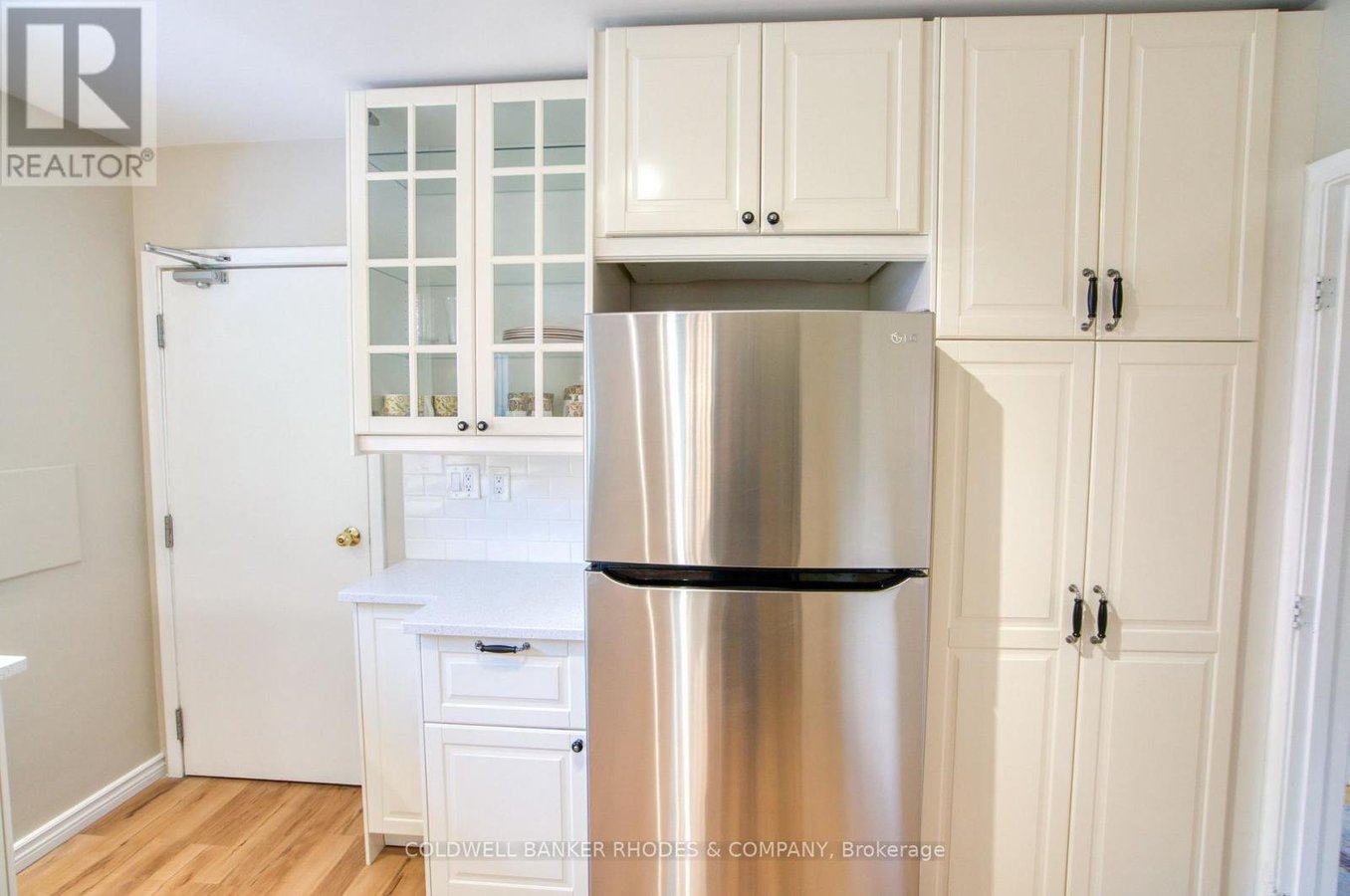 781 DICKENS AVENUE - Photo 10