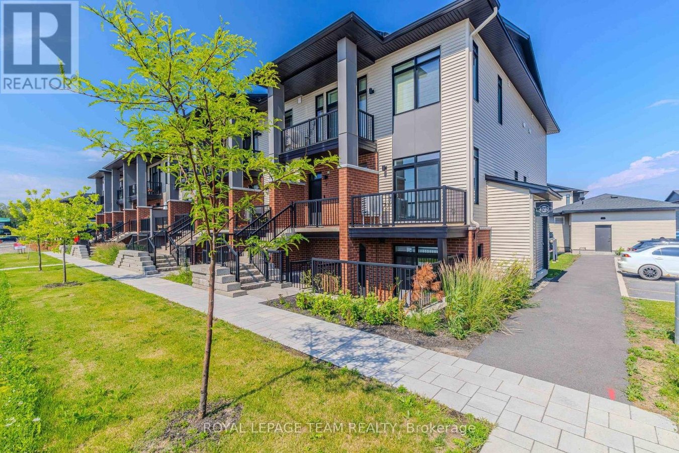 4787A BANK STREET - Photo 3