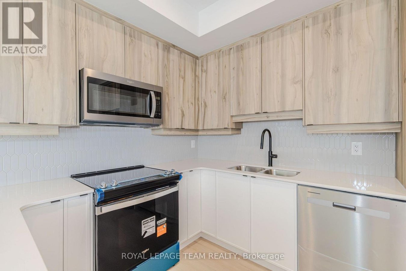 4787A BANK STREET - Photo 5