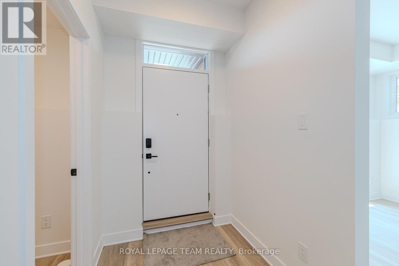4787A BANK STREET - Photo 10