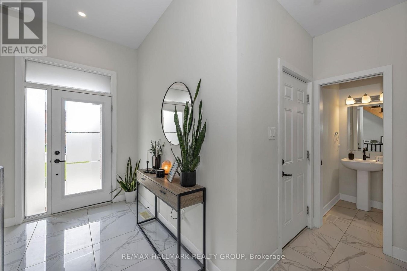 208 BIG DIPPER STREET E - Photo 6